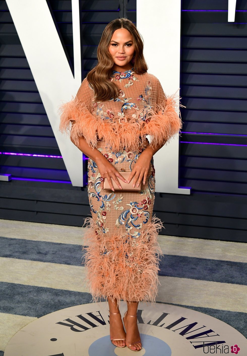 Chrissy Teigen en la fiesta Vanity Fair tras los Premios Oscar 2019