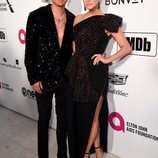 Evan Ross y Ashlee Simpson en la fiesta de Elton John tras los Premios Oscar 2019