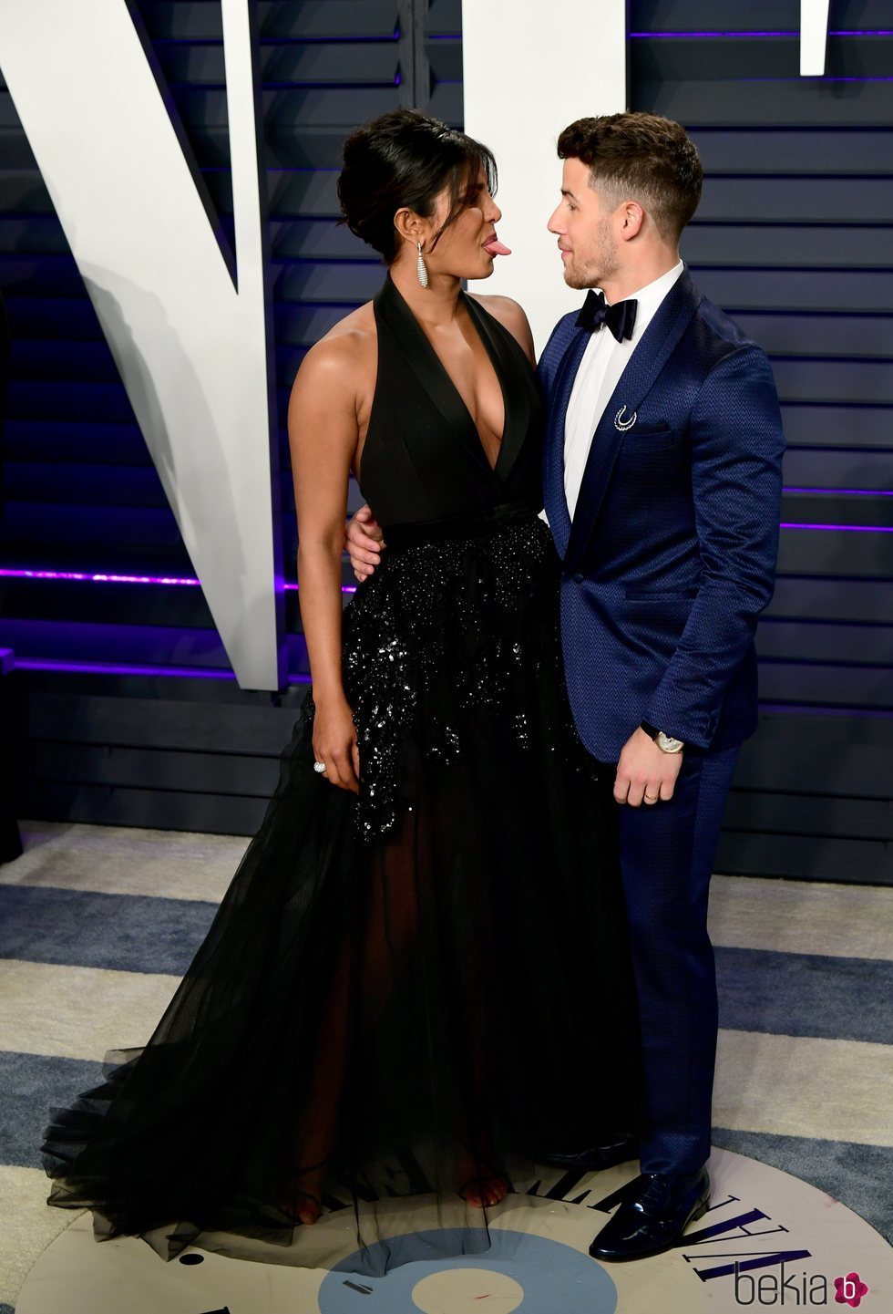 Priyanka Chopra y Nick Jonas posan divertidos en la fiesta de Vanity Fair tras los Premios Oscar 2019