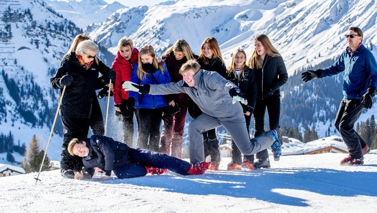 La Familia Real Holandesa, muy divertida en su posado de invierno en Lech