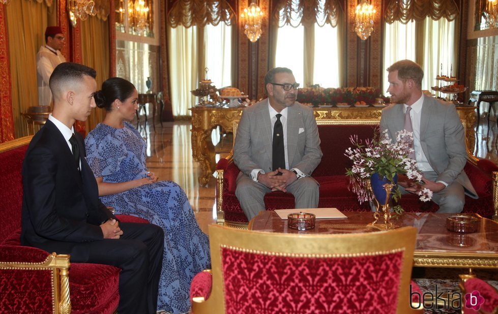 El Príncipe Harry y Meghan Markle con Mohamed VI y Moulay Hassan de Marruecos