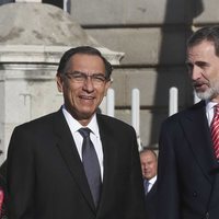 El Rey Felipe y Martín Vizcarra en el Palacio Real