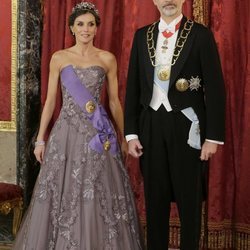 Los Reyes Felipe y Letizia en la cena de gala al Presidente de Perú, Alberto Vizcarra, y su esposa