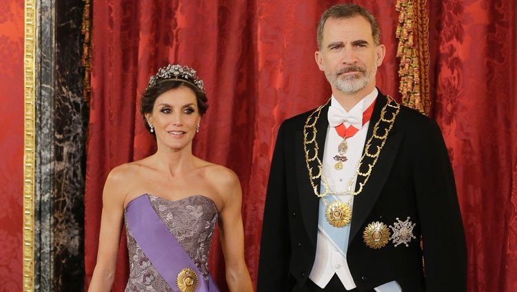 Los Reyes Felipe y Letizia en la cena de gala al Presidente de Perú, Alberto Vizcarra, y su esposa