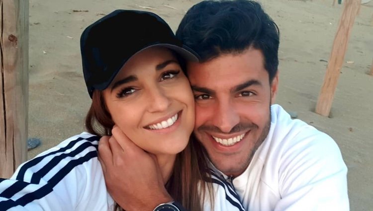 Paula Echevarría y Miguel Torres en la playa