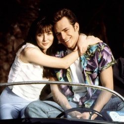 Luke Perry en Shannen Doherty en 'Sensación de Vivir'