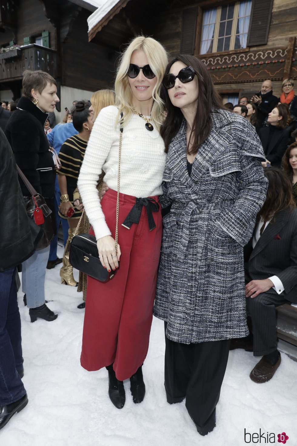 Claudia Schiffer y Monica Bellucci en el front row del desfile de Chanel otoño/invierno 2019/2020 en París