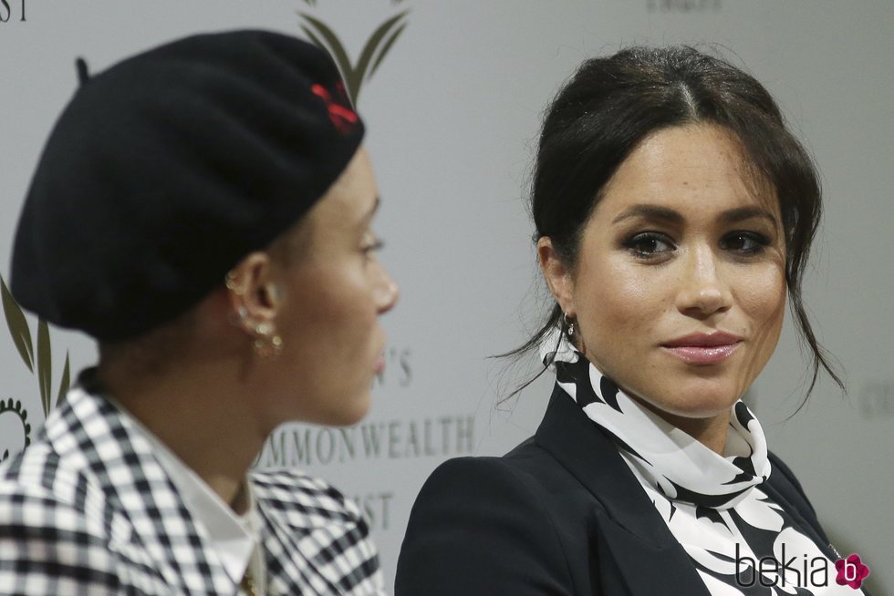 Meghan Markle en la mesa redonda de 'The Queen's Commonwealth Trust