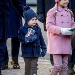 Estela y Oscar de Suecia en el Día del Nombre en honor a Victoria de Suecia