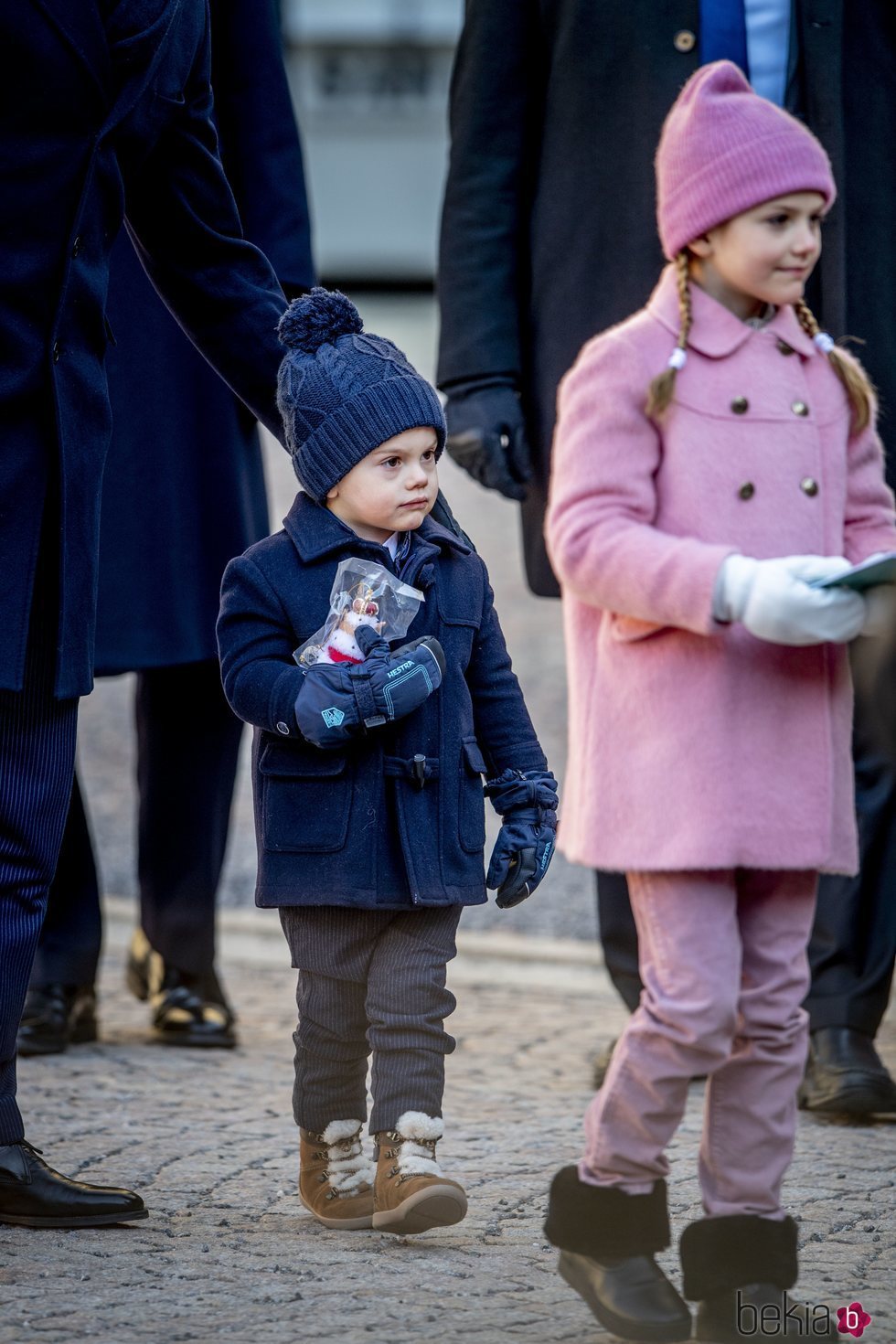 Estela y Oscar de Suecia en el Día del Nombre en honor a Victoria de Suecia