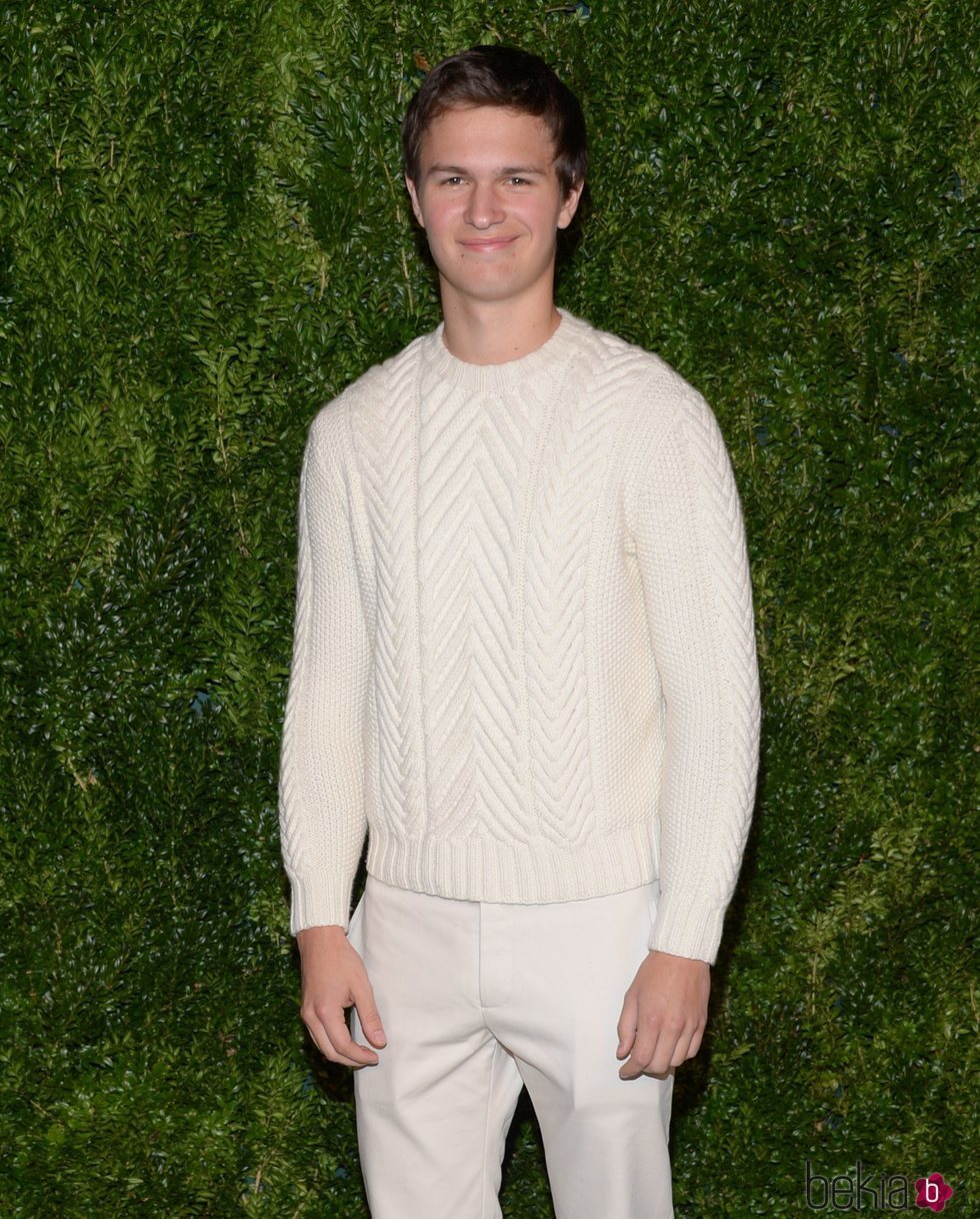 Ansel Elgort en la Gala Vogue 2014