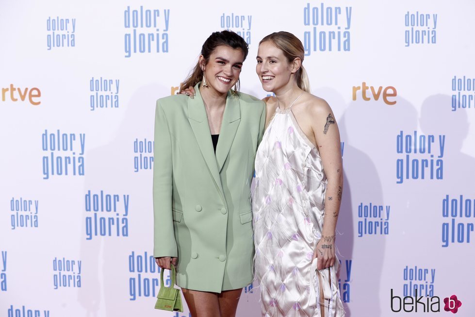 Amaia Romero y María Villar en la alfombra roja de 'Dolor y gloria'