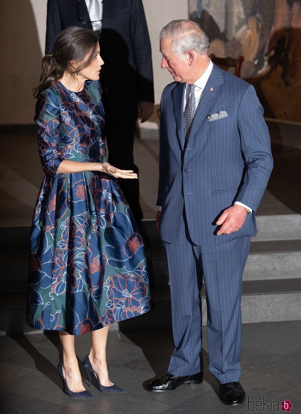 La Reina Letizia y el Príncipe Carlos hablando en la inauguración de la Exposición 'Sorolla: Spanish Master of Light'