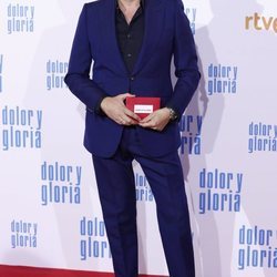 Boris Izaguirre en la alfombra roja de 'Dolor y gloria'