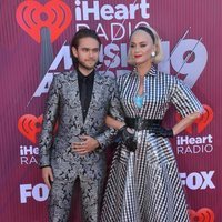 Katy Perry y Zedd durante los premios iHeartRadio Awards 2019