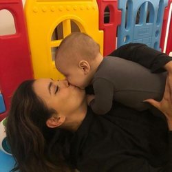 Eva Longoria celebrando su cumpleaños junto a su hijo Santiago