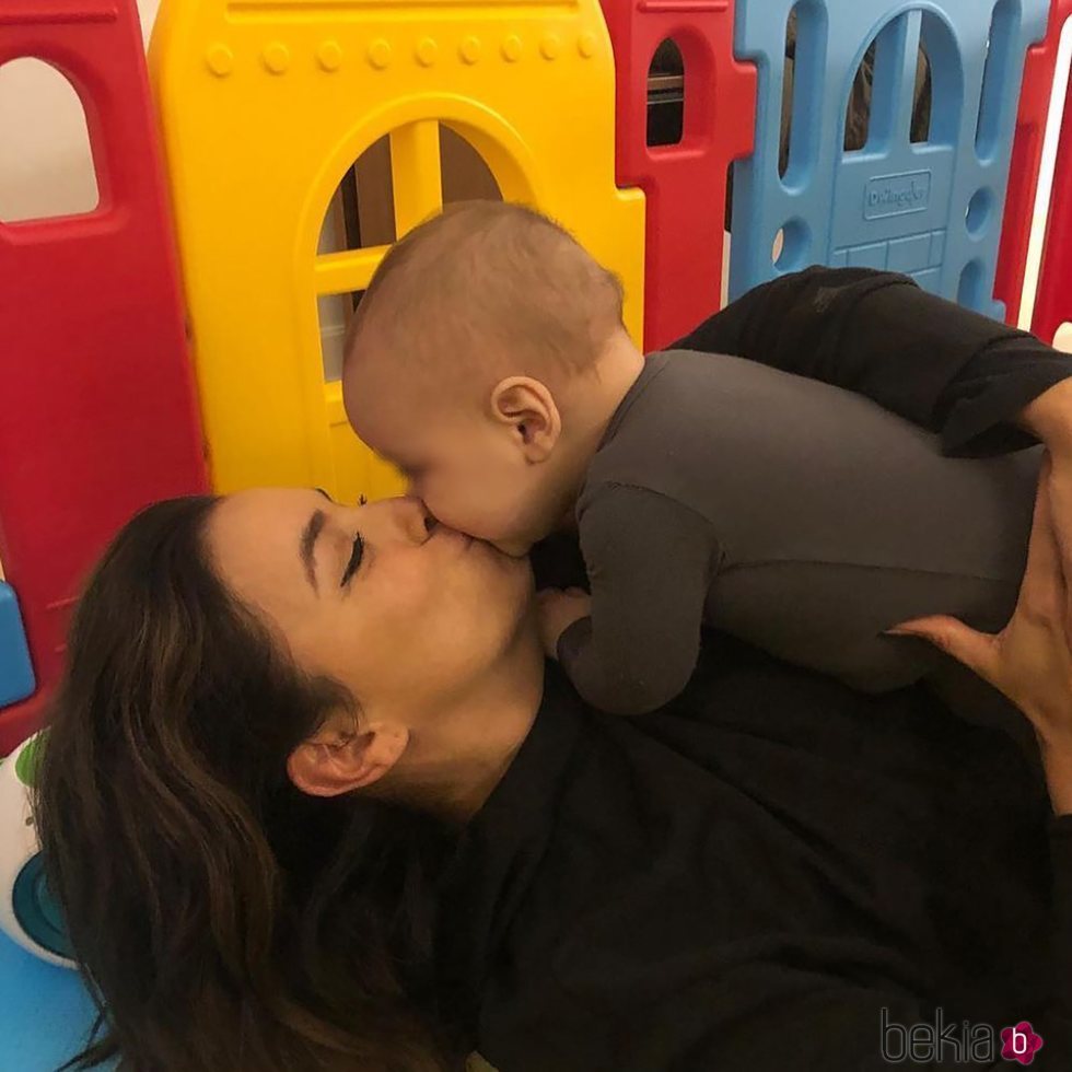 Eva Longoria celebrando su cumpleaños junto a su hijo Santiago