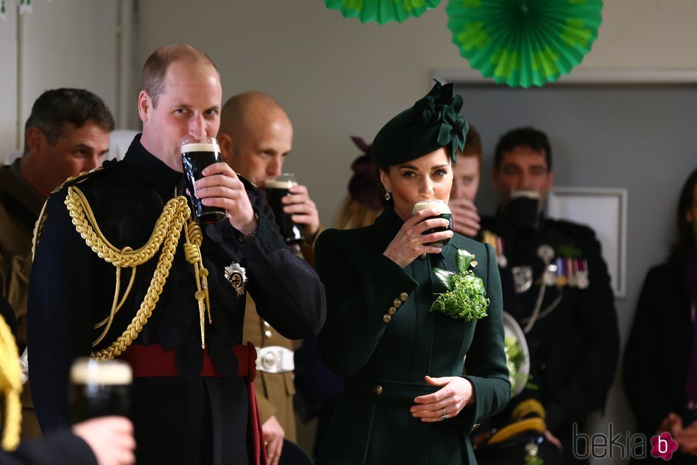 Brindis del Príncipe Guillermo y Kate Middleton en San Patricio