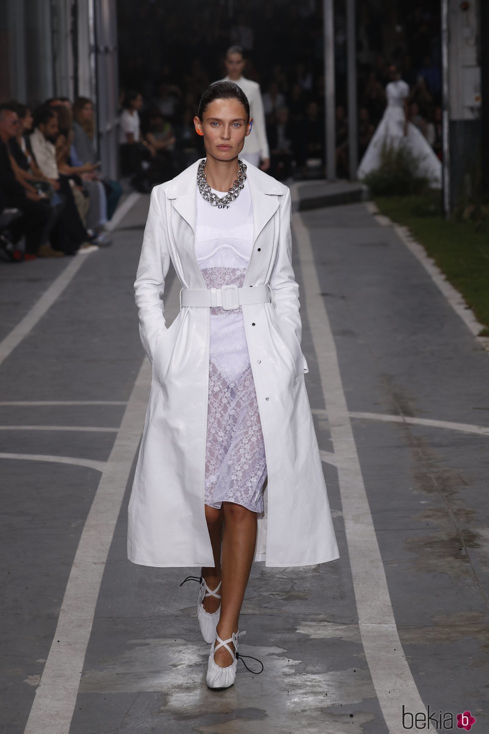 Bianca Balti en el desfile primavera/verano 2019 de Off White