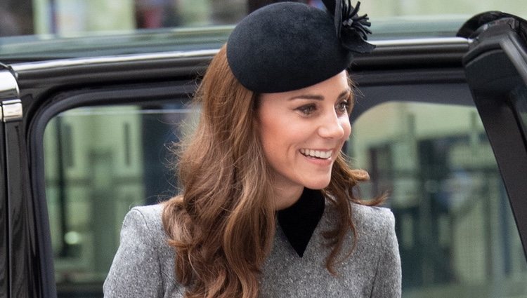 Kate Middleton acompaña a la Reina Isabel al King's College