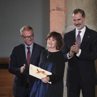 Los Reyes Felipe VI y Letizia junto a Rosa Montero en los Premios Nacionales de Cultura