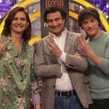 Samantha Vallejo-Nágera, Pepe Rodríguez y Jordi Cruz posando en la presentación de 'MasterChef 7'