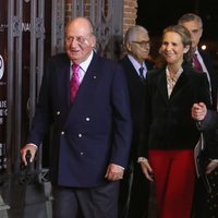 El Rey Juan Carlos y la Infanta Elena en la presentación de los carteles de la Feria de San Isidro 2019