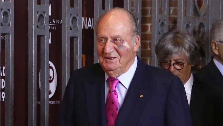 El Rey Juan Carlos con un hematoma en el ojo en la presentación de carteles de la Feria de San Isidro 2019