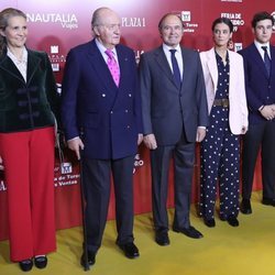 El Rey Juan Carlos, la Infanta Elena y sus hijos Froilán y Victoria Federica en la presentación de los carteles de la Feria de San Isidro 2019