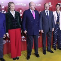 El Rey Juan Carlos, la Infanta Elena y sus hijos Froilán y Victoria Federica en la presentación de los carteles de la Feria de San Isidro 2019