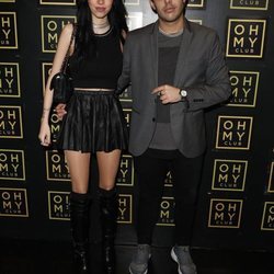 Alejandra Rubio y su novio, Álvaro Lobo, en el photocall de su cumpleaños