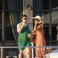 Nick Jonas y Priyanka Chopra a bordo de un yate