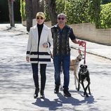 Jorge Javier Vázquez y Raquel Sánchez Silva paseando