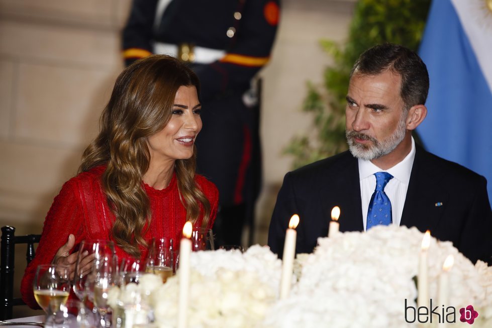 El Rey Felipe y Juliana Awada en la cena de gala por el Viaje de Estado de los Reyes Felipe y Letizia a Argentina