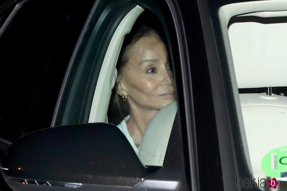 Isabel Preysler yendo a ver a su nieto, hijo de Ana Boyer y Fernando Verdasco