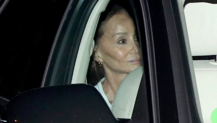 Isabel Preysler yendo a ver a su nieto, hijo de Ana Boyer y Fernando Verdasco