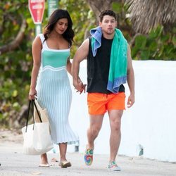 Nick Jonas y Priyanka Chopra, durante la grabación de un videoclip de los Jonas Brothers