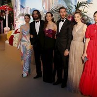 Alexandra de Hannover, Dimitri Rassam, Carlota Casiraghi, Pierre Casiraghi, Beatrice Borromeo, Tatiana Santo Domingo y Andrea Casiraghi en el Baile de la R