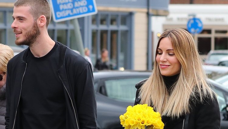 Edurne y David de Gea dando un paseo por Manchester