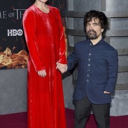 Erica Schmidt y Peter Dinklage en la premiere de la octava temporada de 'Juego de Tronos'