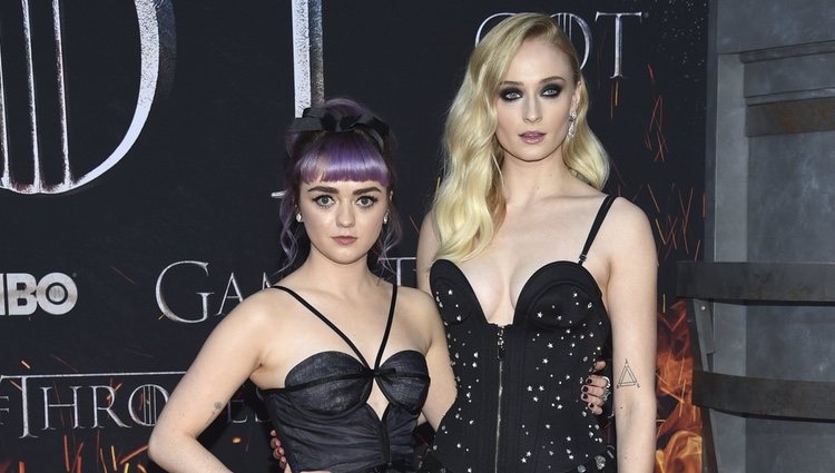 Maisie Williams y Sophie Turner en la premiere de la octava temporada de 'Juego de Tronos'