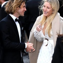 Dougie Poynter y Ellie Goulding  en el estreno de 'Our Planet'