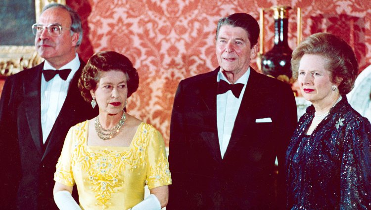 Isabel II con Helmut Kohl, Ronald Reagan y Margaret Thatcher