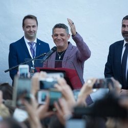 Alejandro Sanz en la inauguración de su calle en Alcalá de los Gazules