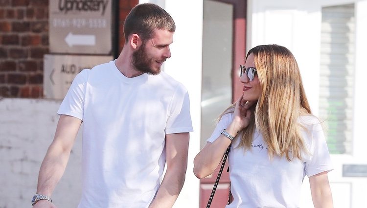 Edurne y David De Gea por las calles de Manchester