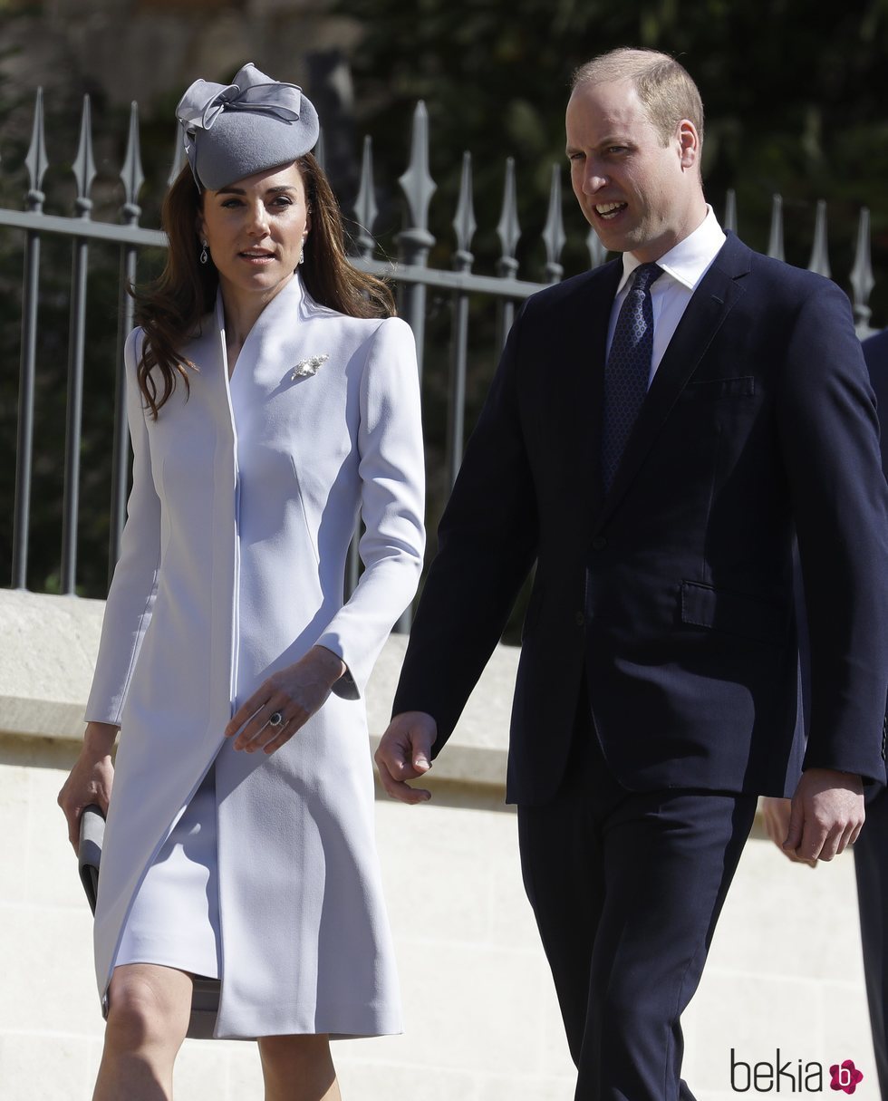 El Príncipe Guillermo de Inglaterra y Kate Middleton llegando a la Misa de Pascua 2019