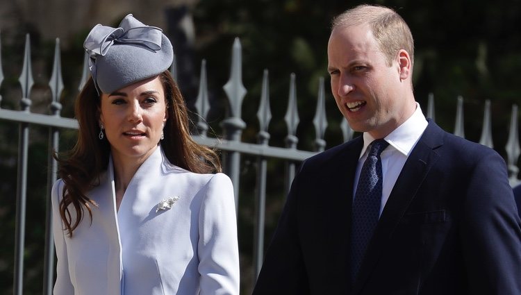 El Príncipe Guillermo de Inglaterra y Kate Middleton llegando a la Misa de Pascua 2019