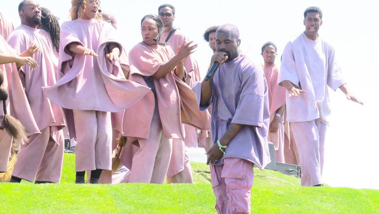 Kanye West oficiando el 'Sunday Service' en el festival de Coachella 2019