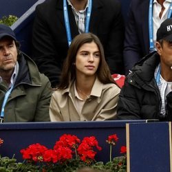 Sandra Gago apoyando a Feliciano López desde las gradas con unos amigos