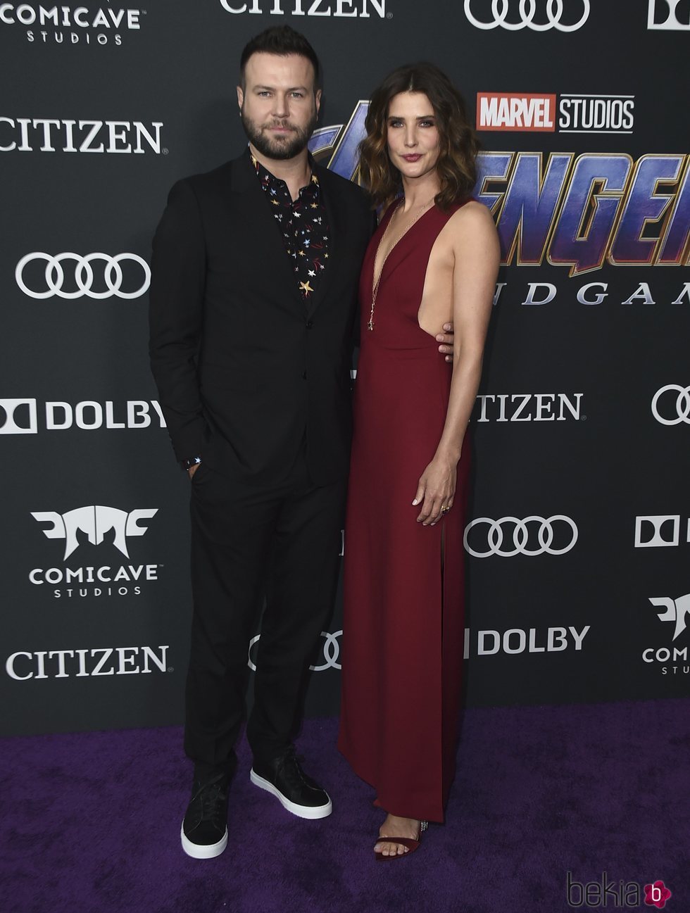 Cobie Smulders y Taran Killam  en la premiere de 'Vengadores: Endgame'